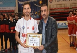 Celal Aydın, en iyi oyuncu unvanı aldı