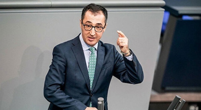 Cem Özdemir: Küresel kıtlığı önlemek için Ukrayna'ya silah göndermek gerekiyor