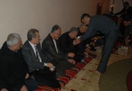 Cemevinde canlarla kucaklaştı