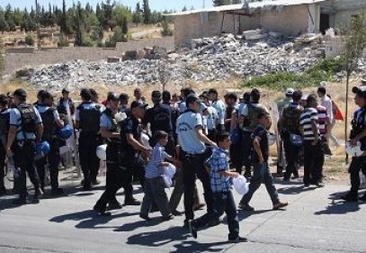Cenaze namazı sonrası taşkınlık çıkarmak isteyen grup gözaltına alındı 