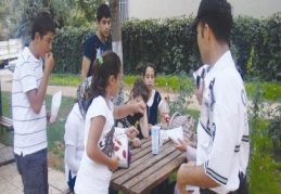 Çerez kutusu dağıtılıyor