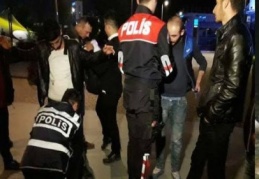 Çeşitli suçlardan aranan 62 şahıs yakalandı