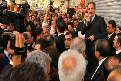 Çetinkaya&#8217;nın açılışında yoğun bir izdiham yaşandı