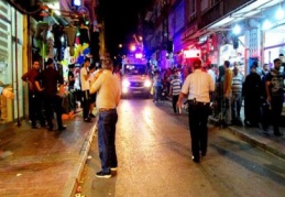 Çevreye rastgele ateş açarak 5 kişiyi yaraladılar