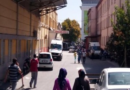 Cezaevinden firar edip bir kişiyi bıçakladı
