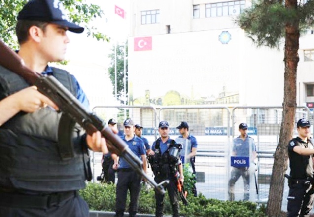 CHP Avrupa Konseyi'nde kayyımları savundu: İçeride başka dışarıda başka