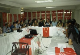 CHP, "Gençlik Akran Eğitimi" veriyor 