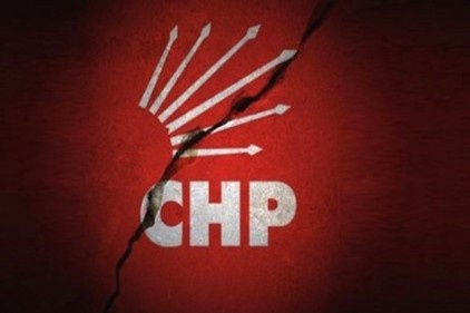 CHP&#8217;de 40 yılda değişen bir şey yok