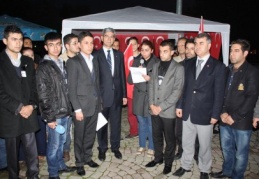 CHP’li gençler çadır açtı 