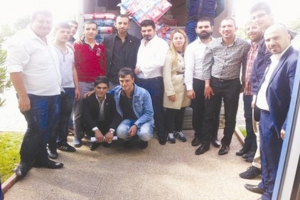 CHP&#8217;li gençler Kobanililer&#8217;e yardım götürdü