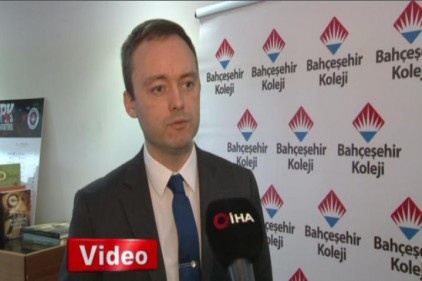 &#8216;Çift Dilli Eğitim&#039; ile &#8220;Öğretmiyoruz Edindiriyoruz&#8221;