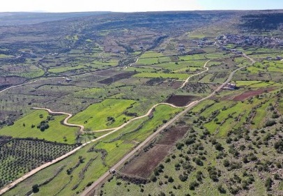 Çiftçi arazisine, rahat bir şekilde ulaşımını sağlıyor