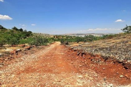 Çiftçi, tarlasına kolaylıkla ulaşabilir hale geldi