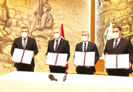 Çiftçilerimiz, dağıtılan fidelerden memnun kaldı