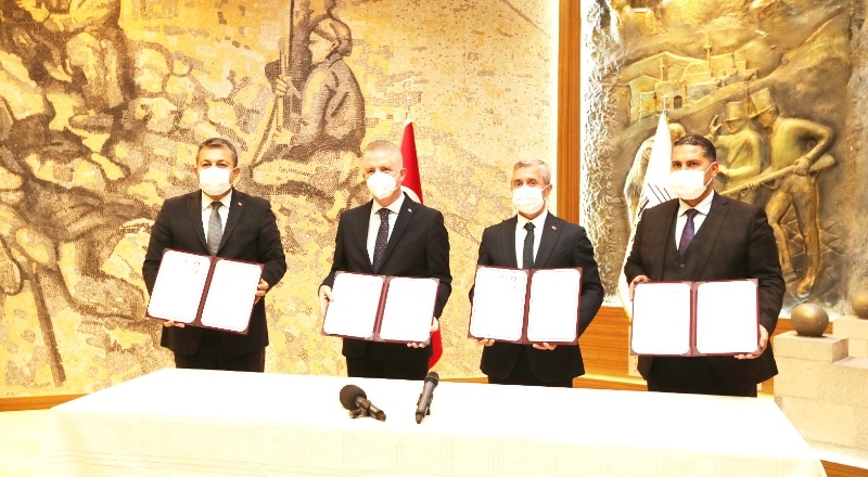 Çiftçilerimiz, dağıtılan fidelerden memnun kaldı