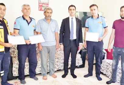 Çiftçinin hayatını kurtaran ekiplere ödül verildi