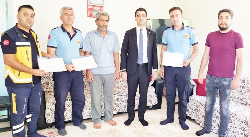 Çiftçinin hayatını kurtaran ekiplere ödül verildi