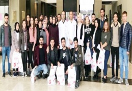 Çikolata fabrikasını gezdiler
