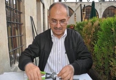 “Çingene kız” emekli öğretmene gelir kapısı oldu