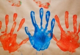 Cinsel istismar ve fiziksel şiddet faili tutuksuz yargılanıyor