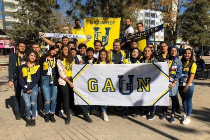 &#8216;Cinsiyetsiz ve şiddetsiz tribünler mümkün olabilir&#8221;
