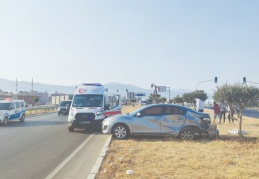 Cip ile otomobilin çarpışma anı güvenlik kamerasında