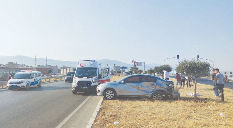 Cip ile otomobilin çarpışma anı güvenlik kamerasında
