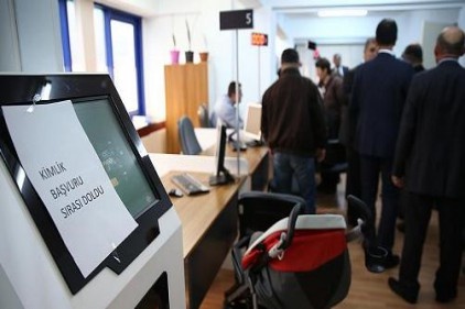 Çipli kimlik kartlarına yoğun başvuru oldu