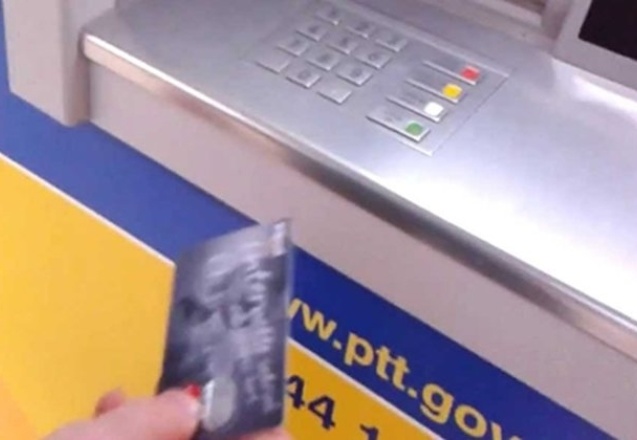 Çipli kimlik kartlarıyla PTT ATM'lerden para çekilebilecek