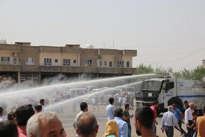 Cizre&#8217;ye giden HDP&#8217;lilere güvenlik engeli