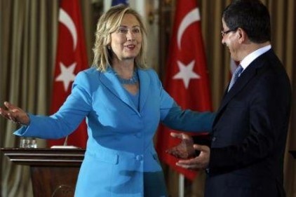 Clinton ve Davutoğlu, Suriye Dostları Grubu kurmak istiyor