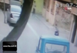 Çocuğun cep telefonunu elinden alıp kaçtı