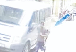 Çocuğun elindeki telefonu çalan şahıs yakalandı