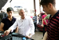 Çocuğunu mesleki eğitim merkezine gönderen ailelere 500 lira destek