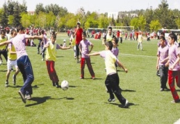 Çocuk Festivali'ne katılan öğrenciler doyasıya eğlendi