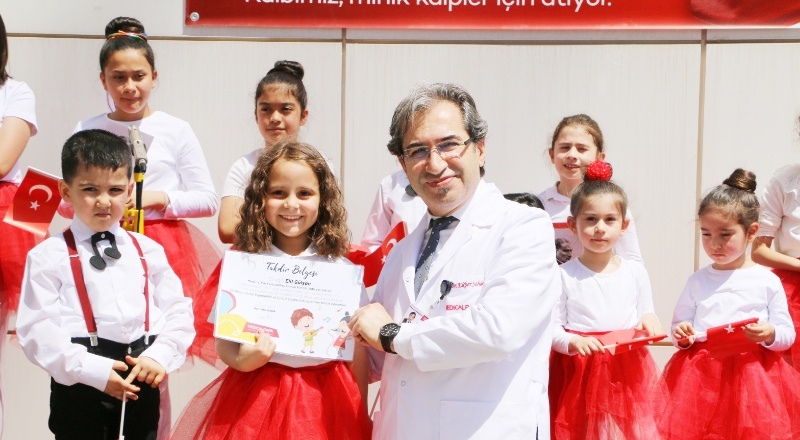 Çocuk Korosu, ilk kez sahne aldı