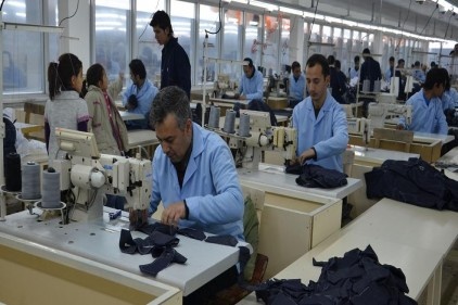 Çocuk pantolonu üretiyorlar
