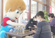 Çocuklar, derslerden kalan zamanlarını spor yaparak değerlendiriyor