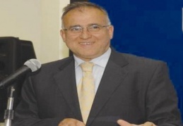 Çocuklar küçük yaşta çalışmaya zorlanıyor