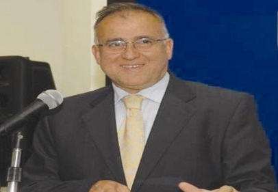 Çocuklar küçük yaşta çalışmaya zorlanıyor