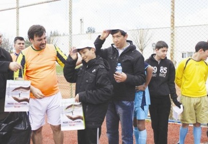 Çocuklar polisler ile maç yaptı 