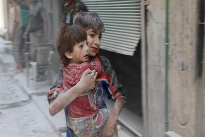 Çocuklar, savaşın çirkin yüzünü küçücük bedenlerinde taşıyor 