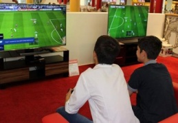 Çocuklar tatil keyfi çıkarıyor