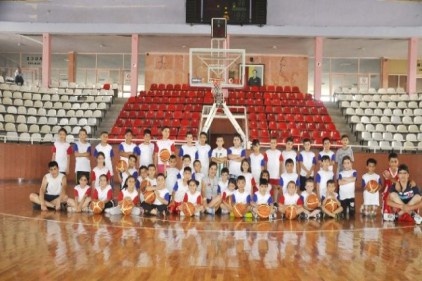 Çocuklar ve gençler hem spor yapacak hem de yaz tatillerini değerlendirecek