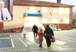 Çocuklar zifiri karanlıkta okula gitmek zorunda kalıyor