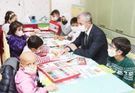 Çocuklara boyama kitabı oyuncak ve boyama seti