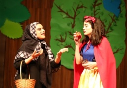 Çocuklara özel tiyatro renkli görüntülere sahne oldu