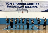 Çocuklara, sporun yararları anlatılıyor