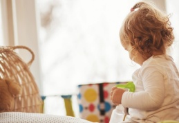 Çocukları bağımsız oyuna alıştırmak mümkün