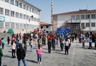 Çocukları yaşadıkları travmadan uzaklaştırmak için spor aktivitesi düzenleniyor